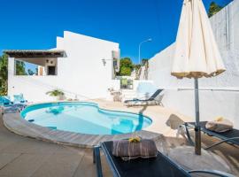 Hotel foto: Alcanada Holiday Home Sleeps 6 with Pool Air Con and WiFi