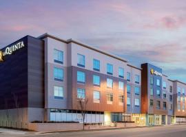 รูปภาพของโรงแรม: La Quinta Inn & Suites by Wyndham Kansas City Beacon Hill