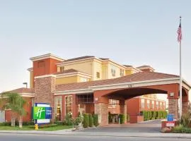 Holiday Inn Express- West Sacramento, an IHG Hotel: West Sacramento şehrinde bir otel