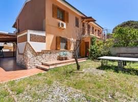 Foto di Hotel: Lovely Villa in Messina near Sea Beach