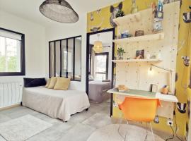 La Suite de l'Abbaye - climatisation et petit dej, hotel in Nantes