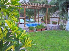 होटल की एक तस्वीर: One bedroom house with jacuzzi enclosed garden and wifi at San Bartolome de Tirajana