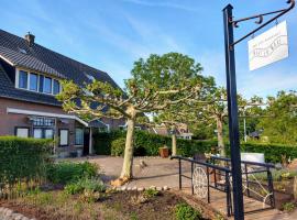 A picture of the hotel: Bed and Breakfast Maas en Waal