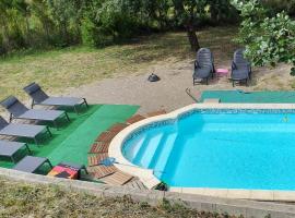 Zdjęcie hotelu: Villa de 3 chambres a Montferrat avec magnifique vue sur la montagne piscine privee jardin amenage a 28 km de la plage