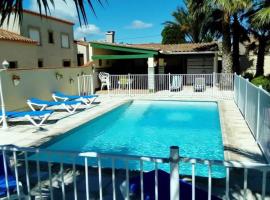 Foto di Hotel: Villa de 3 chambres a Pia avec piscine privee jardin clos et WiFi a 11 km de la plage