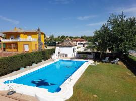 מלון צילום: 3 bedrooms villa with private pool enclosed garden and wifi at Linares
