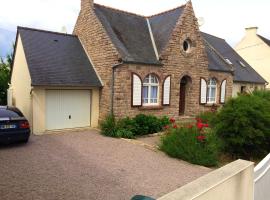 Zdjęcie hotelu: Maison de 3 chambres a Erquy a 500 m de la plage avec jardin clos