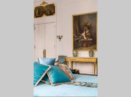 A picture of the hotel: Parisian Charm & Gourmet Delight