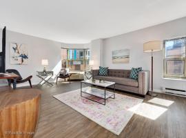 Hotel Photo: New! Walkable 2BR in Gold Coast by Reserve Rentals