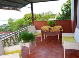 Gambaran Hotel: House with one bedroom in La Trinite with wonderful sea view furnished garden and WiFi