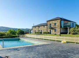 Foto do Hotel: 9 bedrooms villa with city view private pool and terrace at Outeiro San Sadurnino de Ferrol Terra