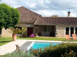 Hotel foto: Appartement de 2 chambres avec piscine partagee jardin clos et wifi a Castera Lectourois