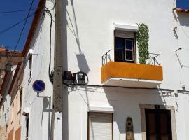 Hotel Foto: House with 2 bedrooms in Santiago do Cacem with wonderful city view and balcony 20 km from the beach