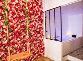 Hotel kuvat: Suite romantique avec Jacuzzi - Hypercentre, Place Jean Jaurès