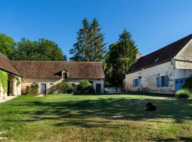 Hotel fotoğraf: Chambre d'Hôtes chez Artiste Verrier, La Perrière - Perche