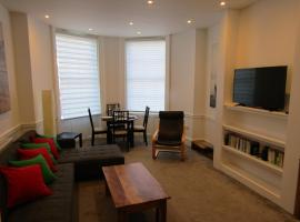 Hotel Foto: Spacious 1 bed flat with parking