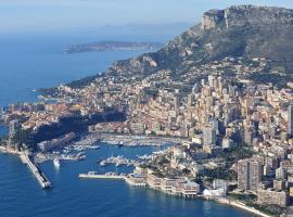 ホテル写真: Charmant deux pièces sur le Rocher de Monaco
