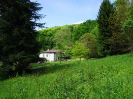 Photo de l’hôtel: Le Pidro - A family house with private stream and woodland