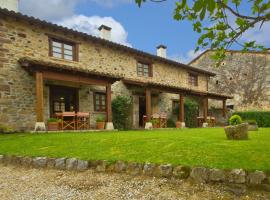 Fotos de Hotel: Apartamentos Rurales Los Brezos*