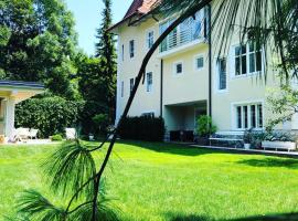 Hotel Foto: Historical Villa in the heart of Bled