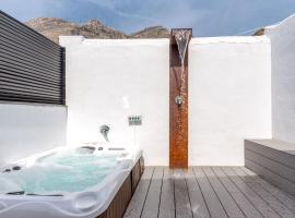 ホテル写真: Quaint Holiday Home in Tavernes de la Valldigna with Jacuzzi