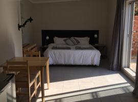 Hotel Photo: One One Five Albrecht Street