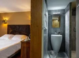Demeures & Châteaux Auberge de la Tour - Hôtel & Restaurants - Marcolès Auvergne