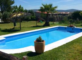 Hotel Foto: 5 bedrooms villa with private pool jacuzzi and furnished terrace at Mirandilla