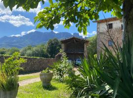 होटल की एक तस्वीर: Can Riera Casa Rural Joanetes La Garrotxa