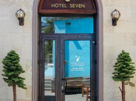 7 Boutique Hotel, hotel in Ustʼ-Kamenogorsk