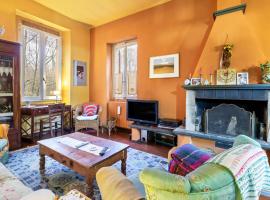 Hotel Photo: Colourful Holiday Home in Castelletto Ticino with Jacuzzi