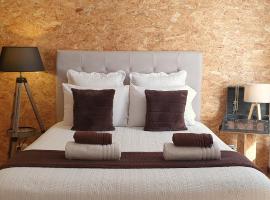 A picture of the hotel: Casa do Criativo ® Bed&Breakfast