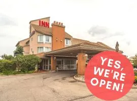 Monte Carlo Inn Oakville Suites, готель у місті Оквілл