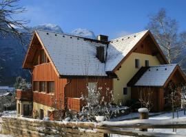 Haus Hepi, hotel in Obertraun