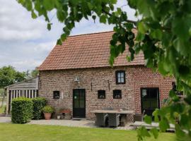 Hotel Foto: Holiday home in West Flanders with garden and bubble bath