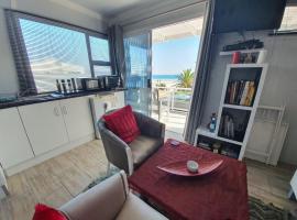 Atlantic Studio - Compact unit with Sea Views, Hotel in Melkbosstrand