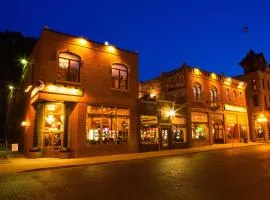 Celebrity Boutique Hotel