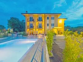 Hotel Nuova Barcaccia, hotel en Peschiera del Garda