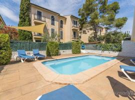Hotel fotografie: Port de Pollenca Apartment Sleeps 6 with Pool Air Con and WiFi