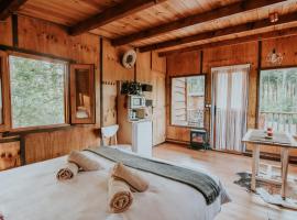 DURMIENDO ENTRE ARBOLES, Bonita cabaña en La Rioja, ξενοδοχείο σε Anguciana