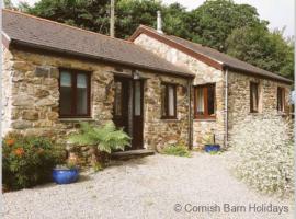 Hotel Photo: The Snug at Cornish Barn Holidays