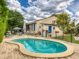 Foto do Hotel: Pretty house with private fenced pool