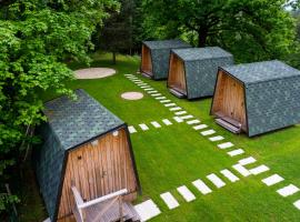 होटल की एक तस्वीर: Glamping Health Resort