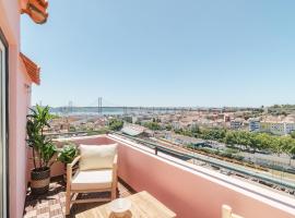 Hotel Photo: Casa Boma Lisboa - Unique Apartment With Private Balcony And Panoramic Bridge View - Alcantara IV