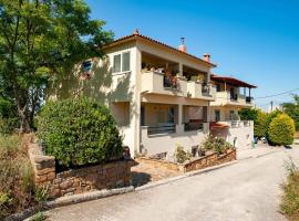 A picture of the hotel: Inviting Island Studio With Balcony And A Garden