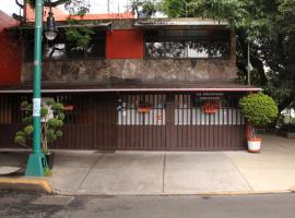 Hotel Photo: Hostal La Encantada