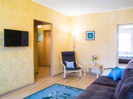 A picture of the hotel: RENT-сервис Apartment na Marksa 10a