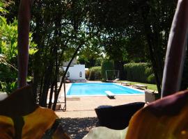 Fotos de Hotel: Appartamento con piscina immersa nel verde