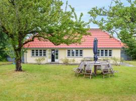 Hotel kuvat: 3 Bedroom Amazing Home In Strandby