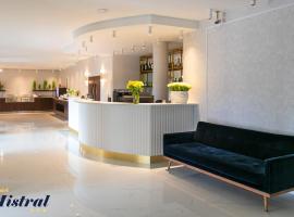 A picture of the hotel: Hotel Mistral